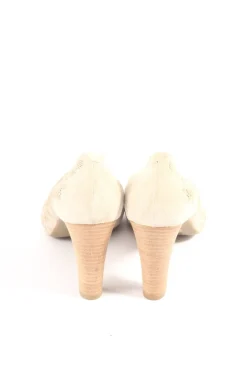 Pumps><noscript><img width=