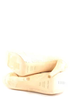 Pumps><noscript><img width=