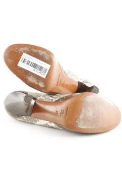 Pumps><noscript><img width=