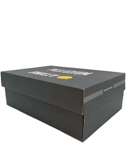 Sneaker><noscript><img width=