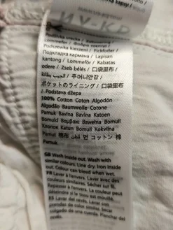 Jeans><noscript><img width=