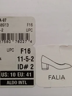 Pumps><noscript><img width=