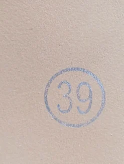 Pumps><noscript><img width=