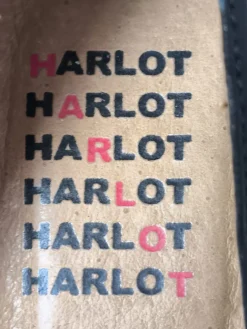 Pumps><noscript><img width=