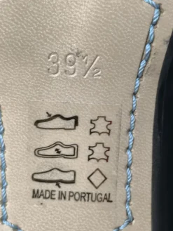 Pumps><noscript><img width=