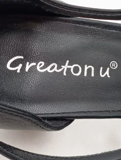 Pumps><noscript><img width=