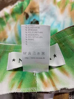 Kurze Hosen><noscript><img width=