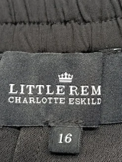 Kurze Hosen><noscript><img width=