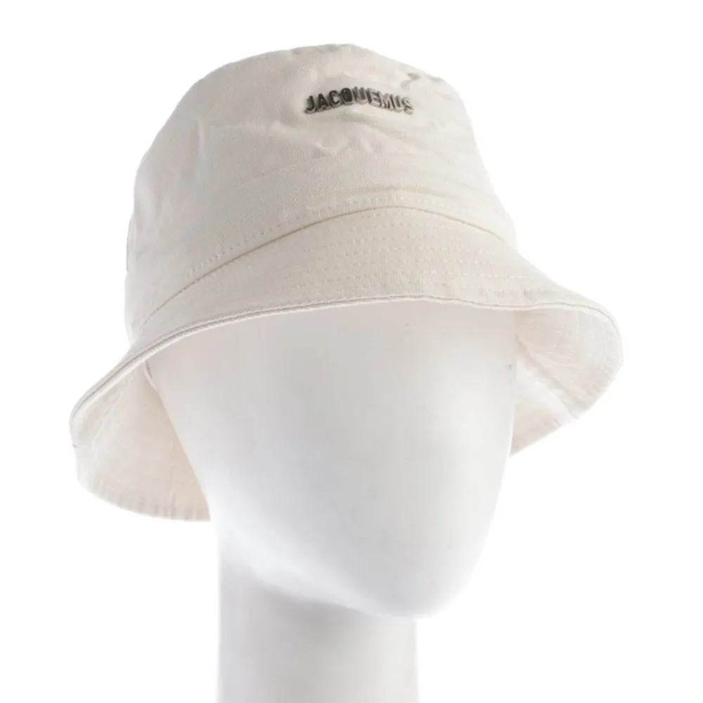 Hut-Jacquemus Clearance