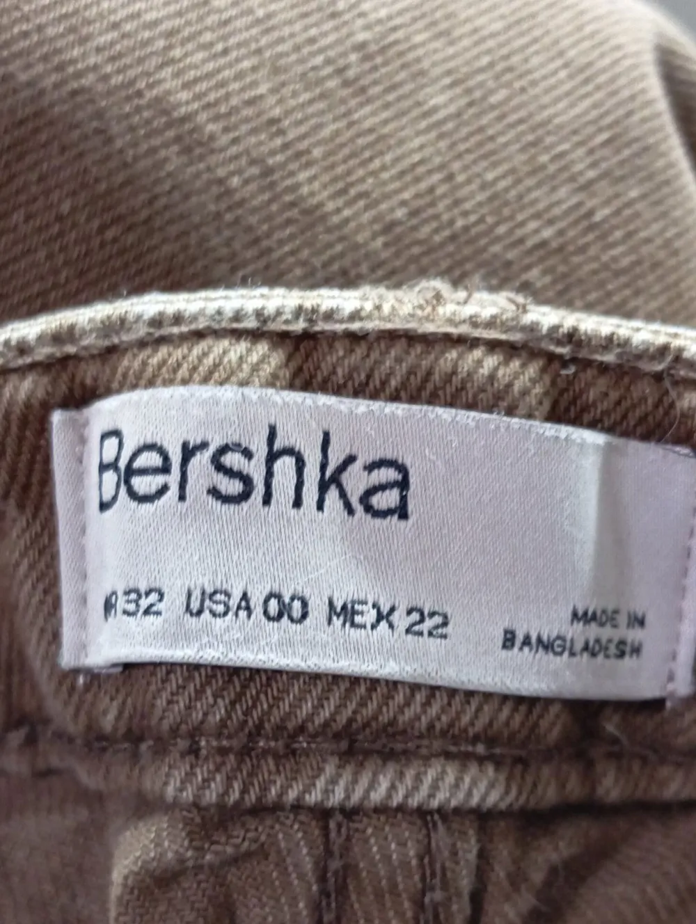 Jeans>Bershka Jeansschlaghose Größe 32 braun