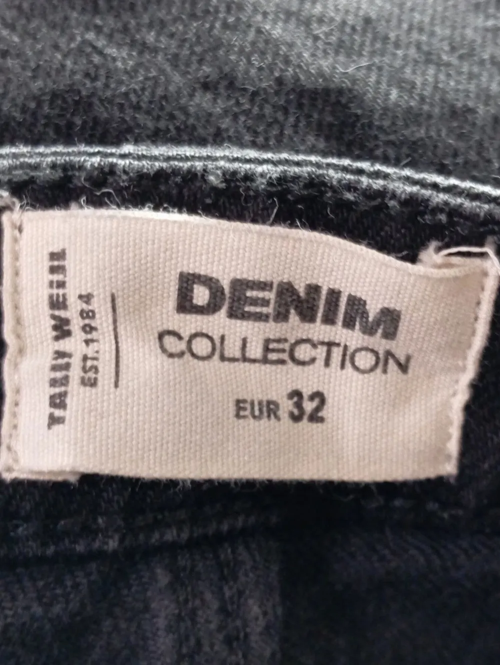 Jeans>Tally Weijl Jeansschlaghose Größe 32 schwarz