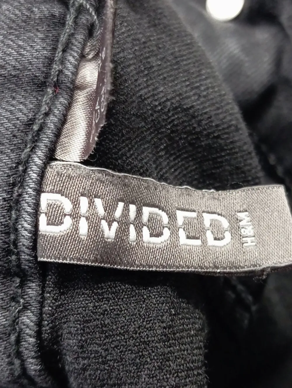 Kurze Hosen>H&M Divided Jeansshorts Größe 34 schwarz