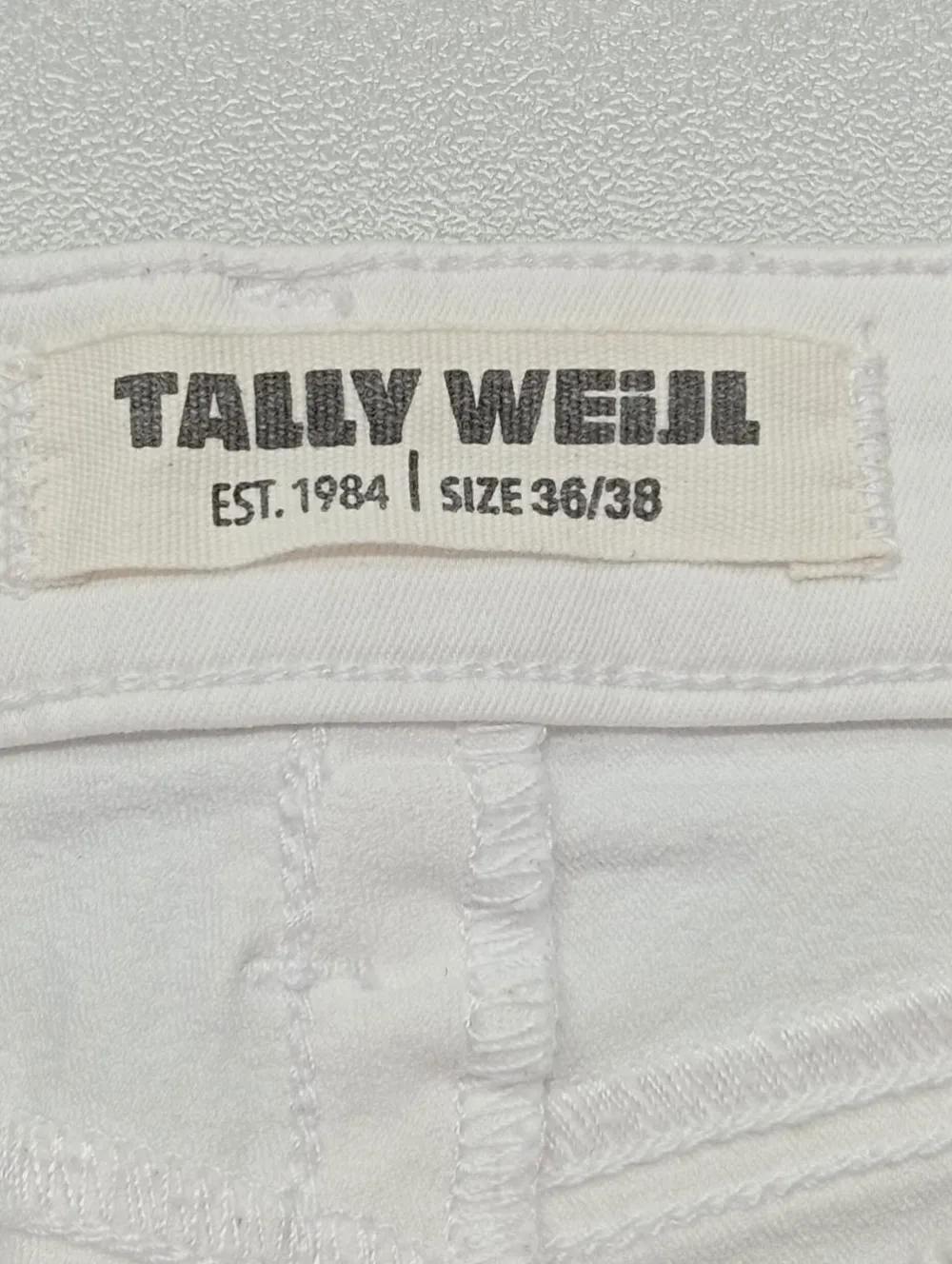 Jeansshorts Größe 36-Tally Weijl