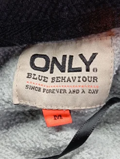 Sweats><noscript><img width=