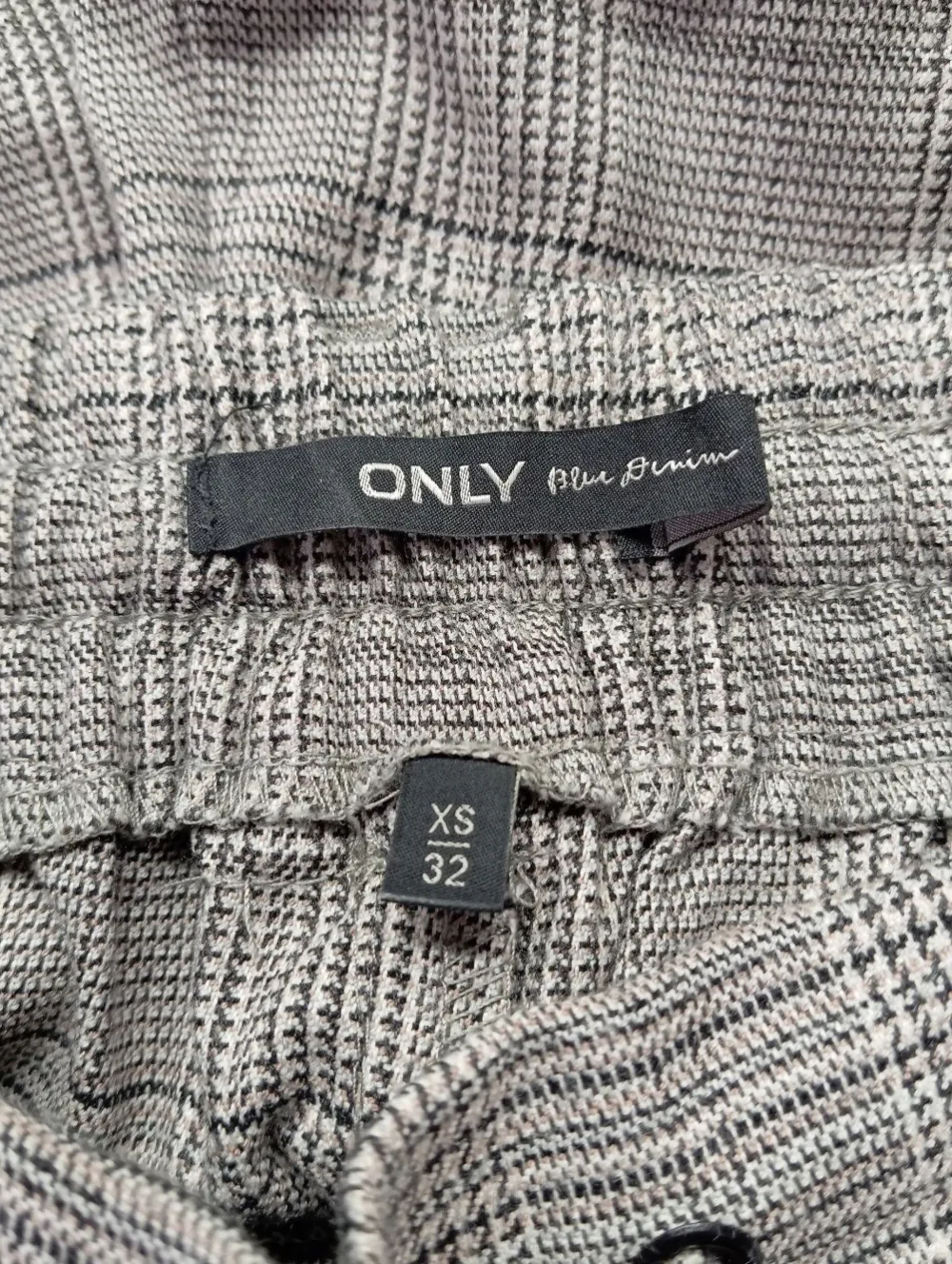 Hosen>only blue denim Karottenhose Größe 34 schwarzweiß