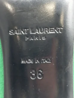 Pumps><noscript><img width=