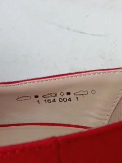 Pumps><noscript><img width=