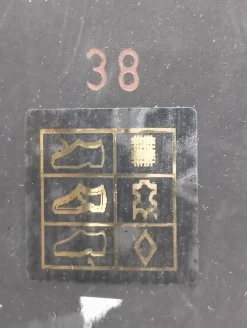 Pumps><noscript><img width=