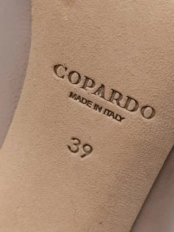 Pumps><noscript><img width=