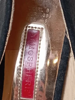 Pumps><noscript><img width=