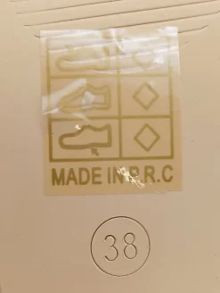 Pumps><noscript><img width=