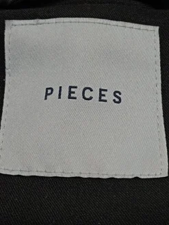 Blazer><noscript><img width=