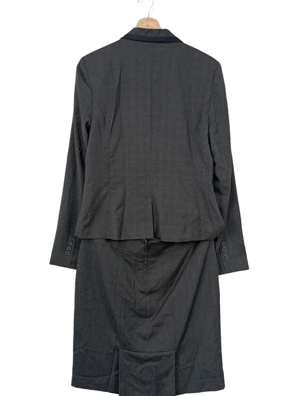 Kostüm Größe 40-Orsay