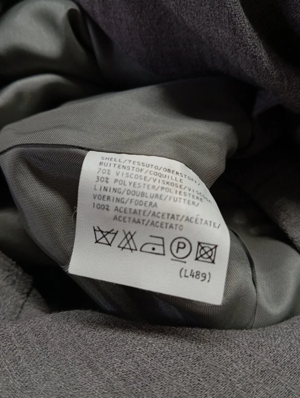 Anzüge>Cartoon Kostüm Größe 42 hellgrau