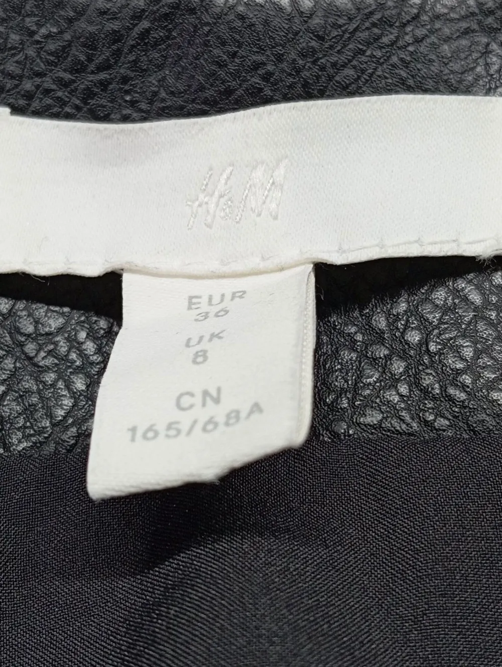 Röcke>H&M Kunstlederrock Größe 36 schwarz