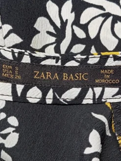 Kurzarmkleid Größe 36-Zara Basic Discount