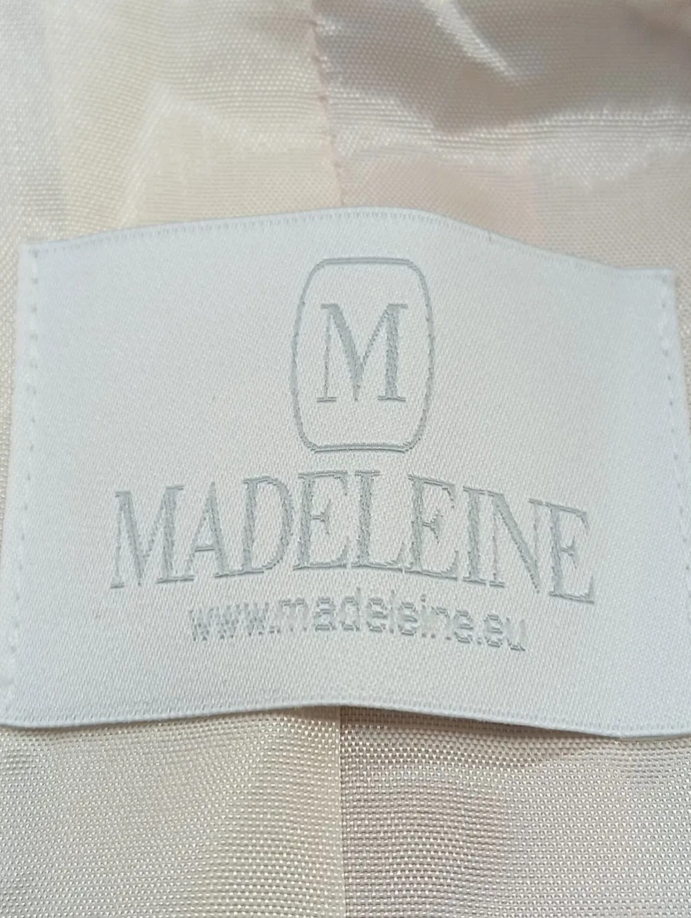 Blazer>Madeleine Kurz-Blazer Größe 38 wollweiß