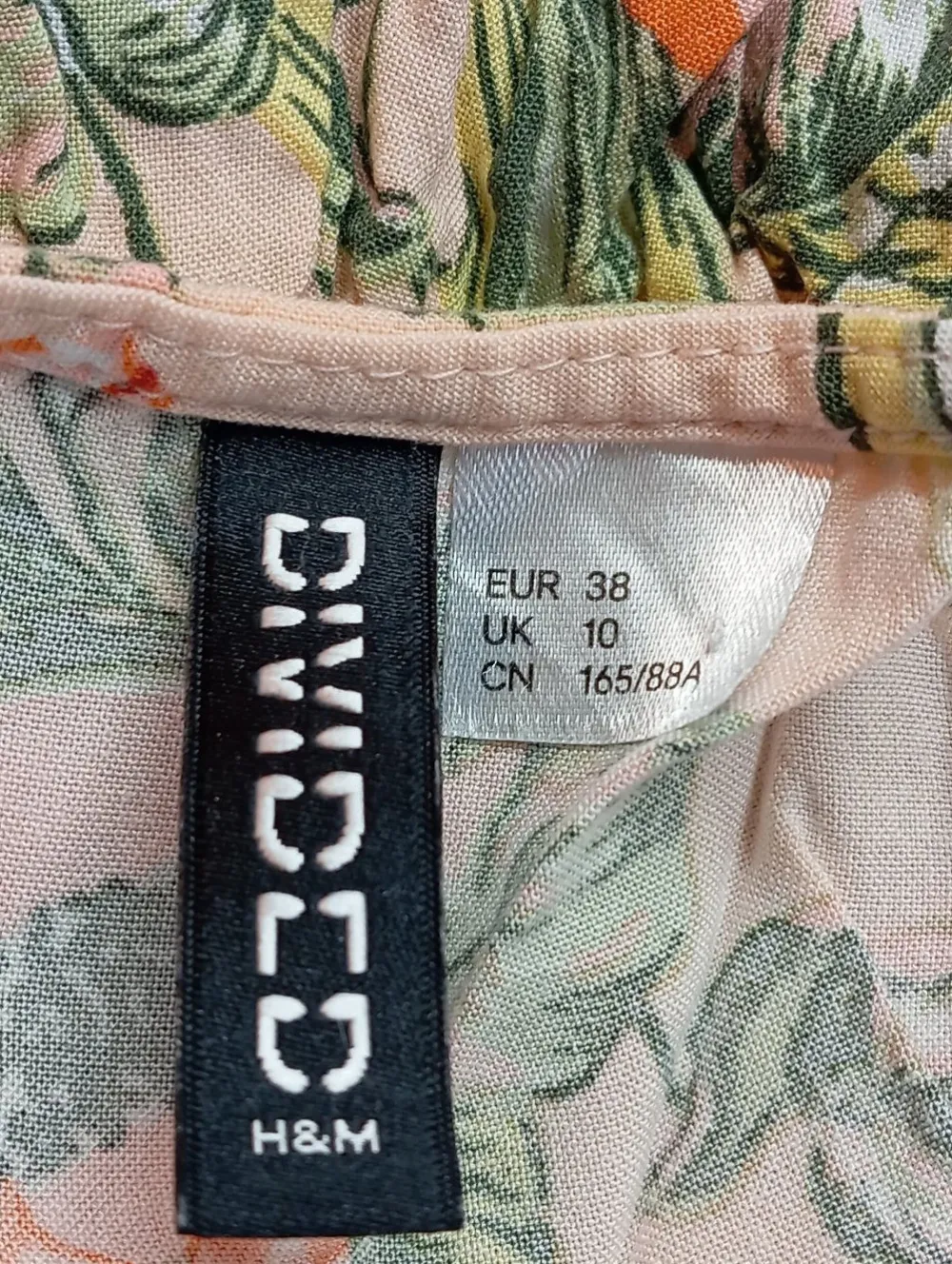 Hosen>H&M Kurzer Jumpsuit Größe 38