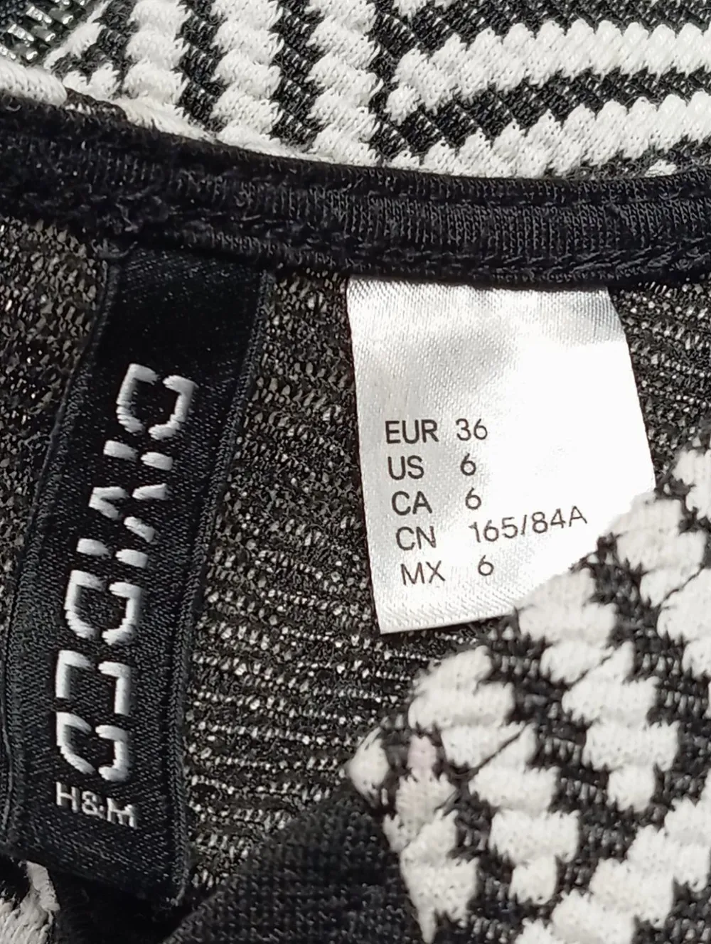 Kleider>H&M Divided Langarmkleid Größe 36 schwarzweiß