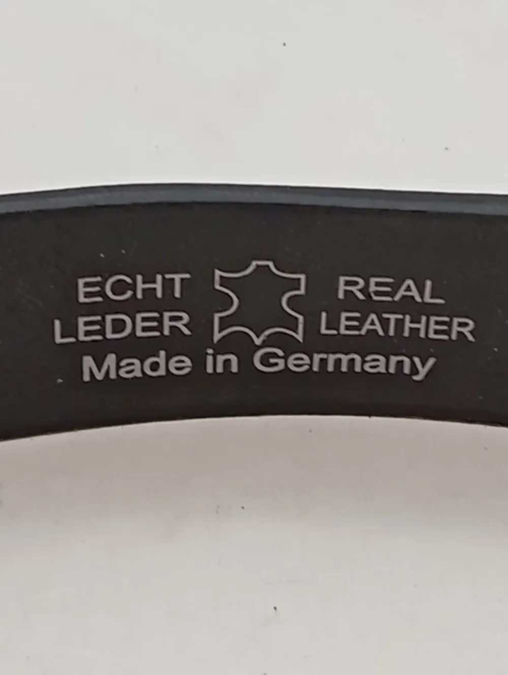 Gürtel>Vanzetti Ledergürtel Größe 80 schwarz