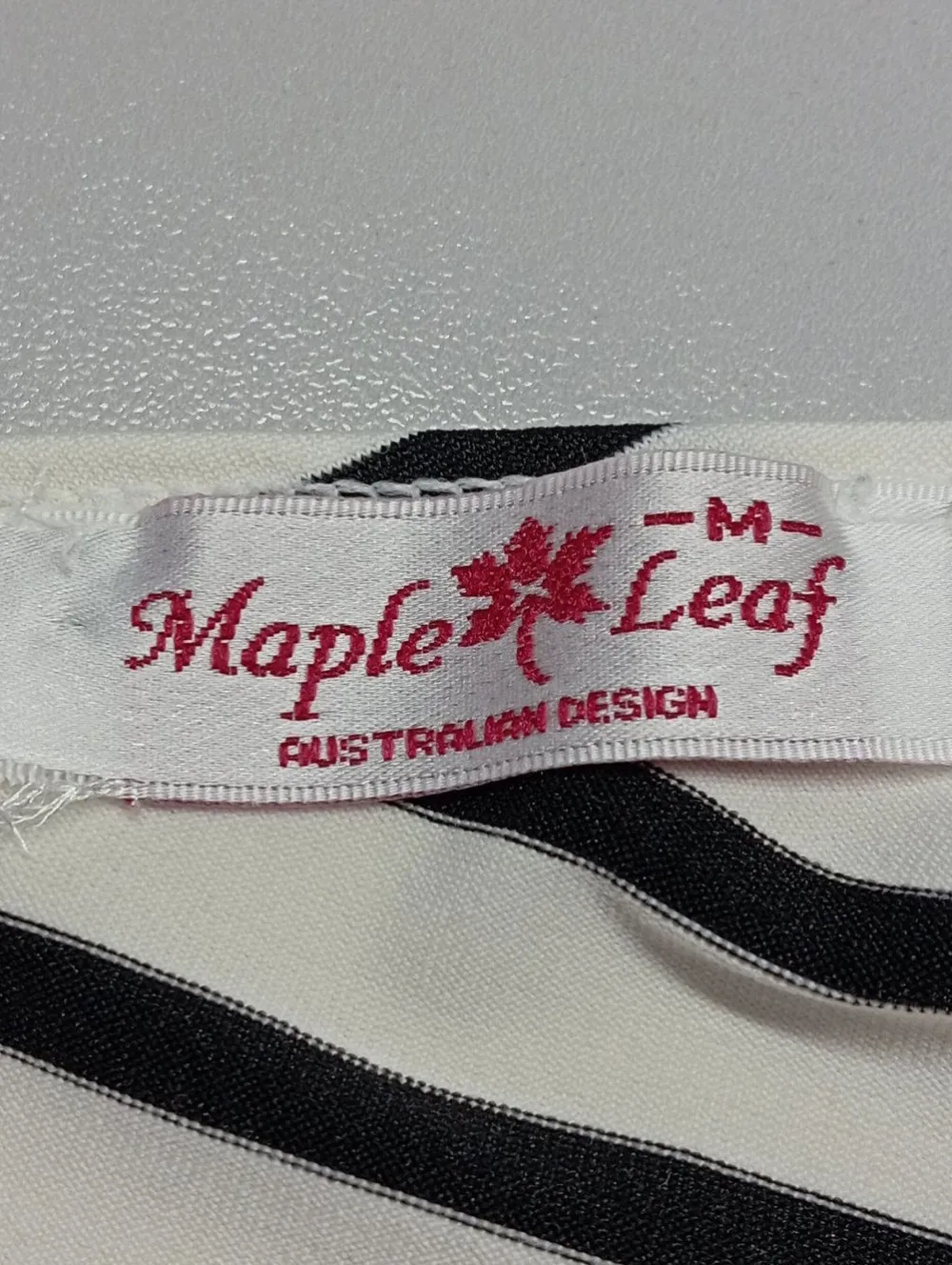 Tops>Maple Leaf One-Shoulder-Top Größe 38 weißschwarz