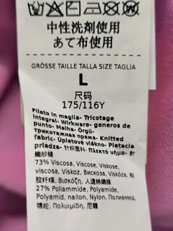 Pullover><noscript><img width=