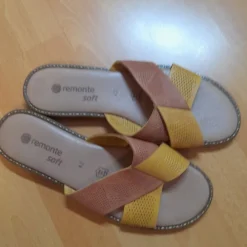 Pantoletten><noscript><img width=