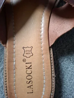 Pantoletten><noscript><img width=