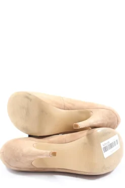 Pumps><noscript><img width=