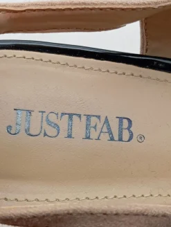 Pumps><noscript><img width=