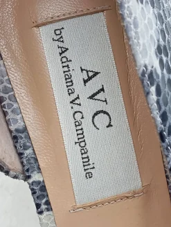 Pumps><noscript><img width=