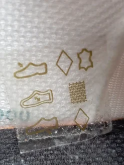 Sneaker><noscript><img width=