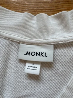 Pullunder><noscript><img width=