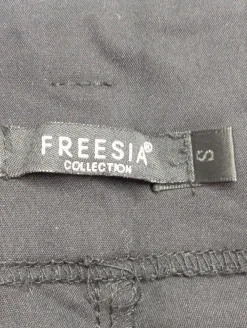 Röhrenhose Größe 36-Freesia Discount
