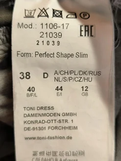 Röhrenjeans Größe 38-Toni