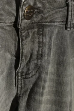 Jeans><noscript><img width=