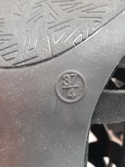 Pumps><noscript><img width=