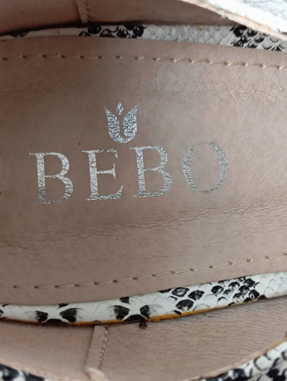 Pumps>Bebo Riemchenpumps Größe 38 weißschwarz