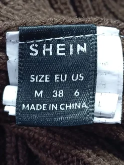 Pullover><noscript><img width=