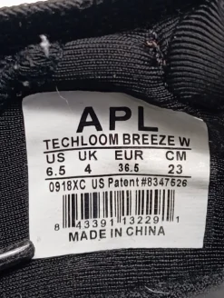 Sneaker><noscript><img width=